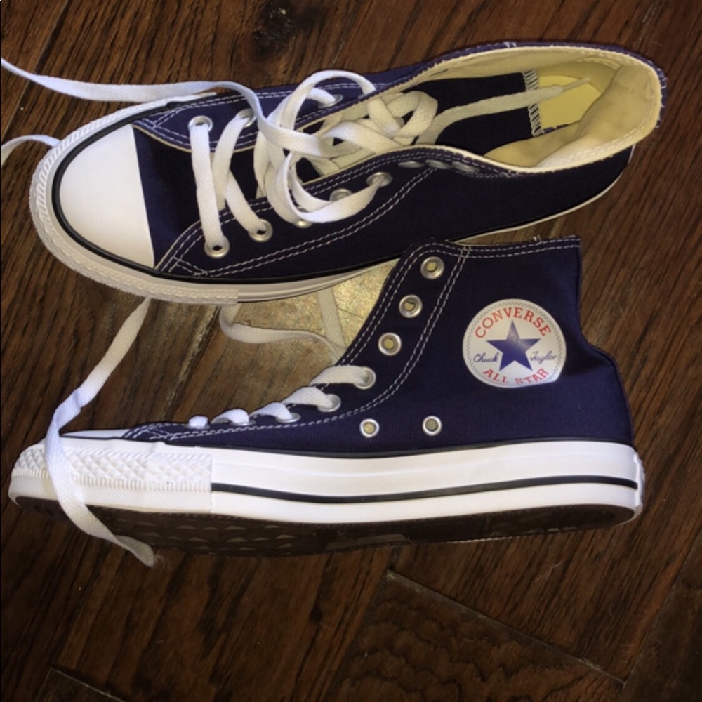 New navy converse women’s size 8.5